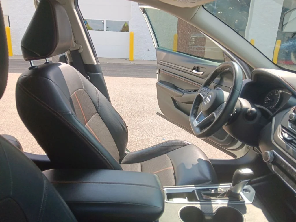 Used 2022 Pearl White Tricoat Nissan 2.5 SR image 30