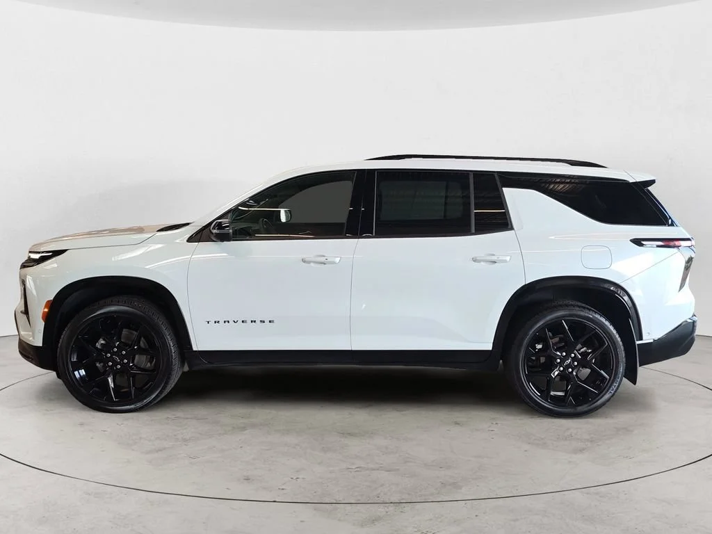 Used 2026 Polar White Tricoat Chevrolet RS image 8