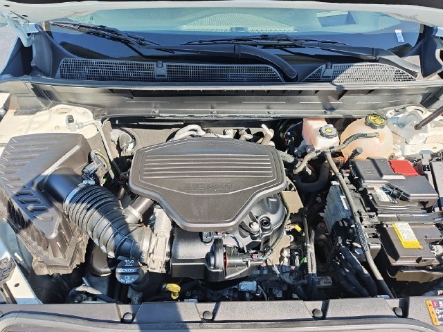 Used 2022 White GMC Denali image 26