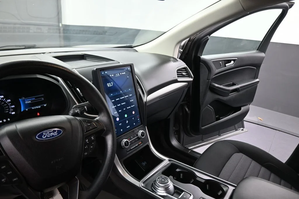 Used 2023 Gray Ford SE image 39