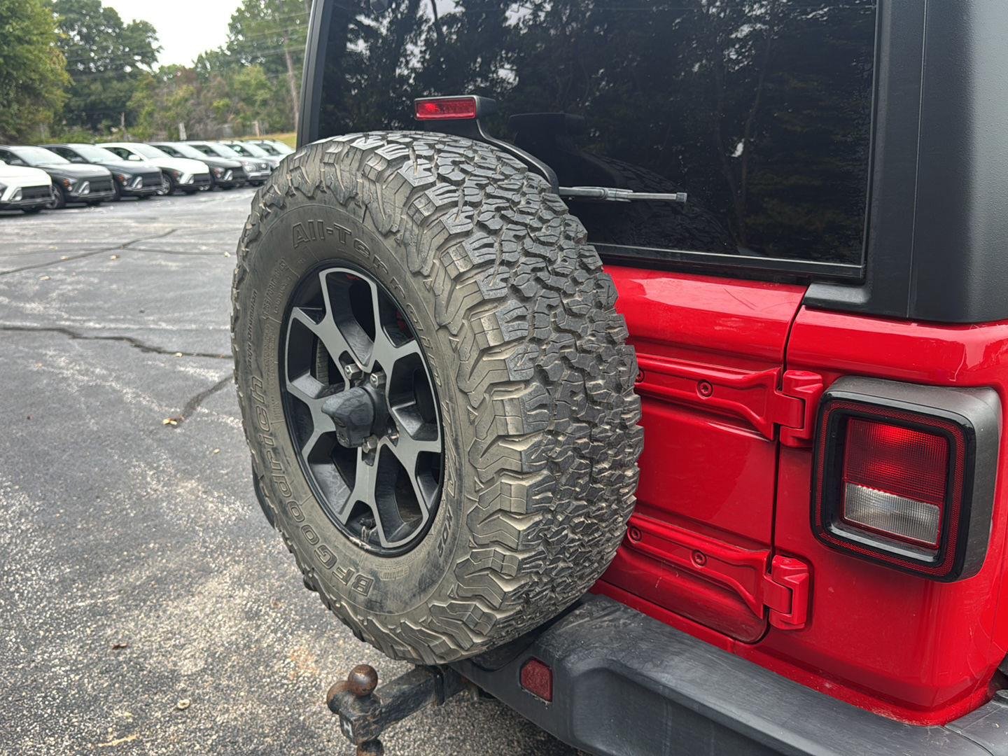 Used 2020 Firecracker Red Clearcoat Jeep Sahara image 9