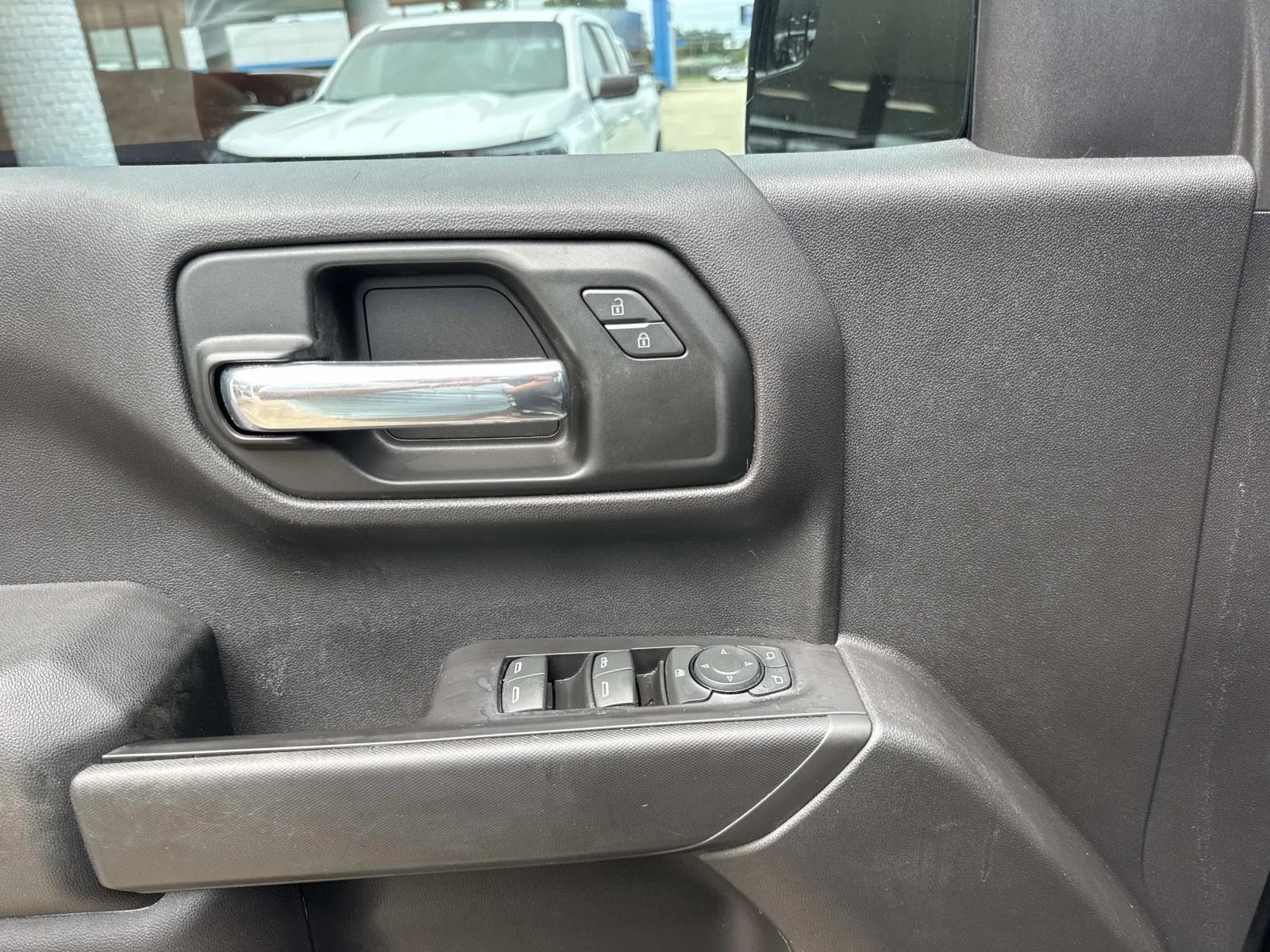 Used 2019 BLACK Chevrolet Custom image 19