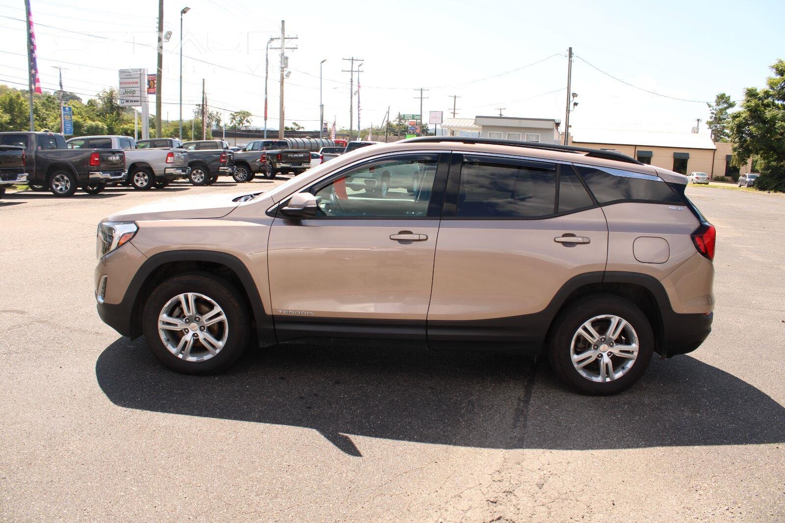 Used 2019 Coppertino Metallic GMC SLE image 5