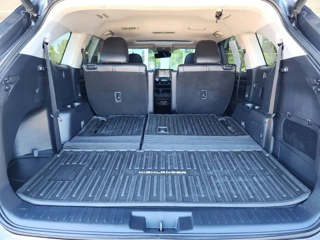 Used 2022 Gray Toyota XLE image 28
