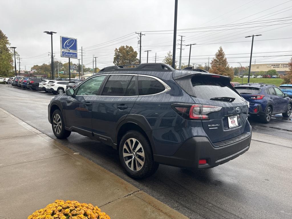 2025 Subaru Outback Premium photo 4