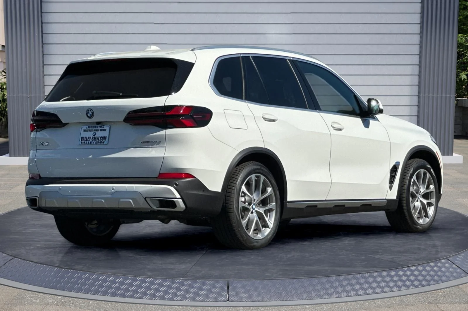 New 2026 Alpine White BMW xDrive50e image 4