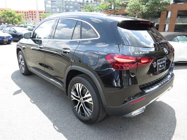 Used 2026 Night Black Mercedes-Benz GLA 250 4MATIC® image 2