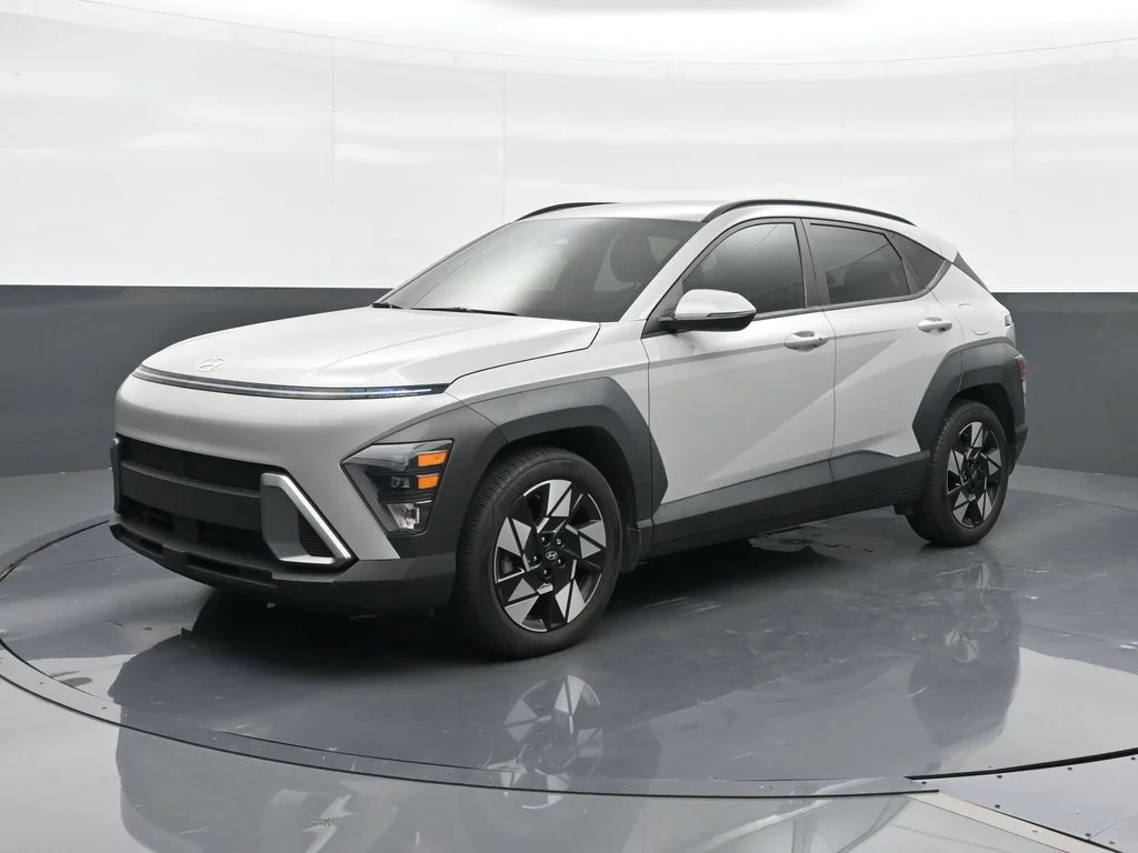 Used 2024 Gray Hyundai SEL image 1