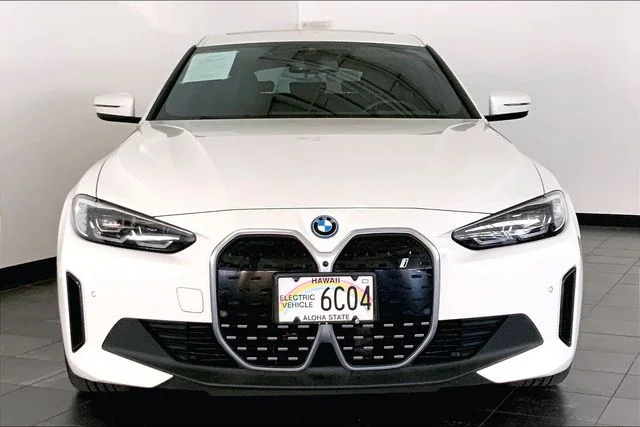 Used 2023 Alpine White BMW eDrive35 image 3