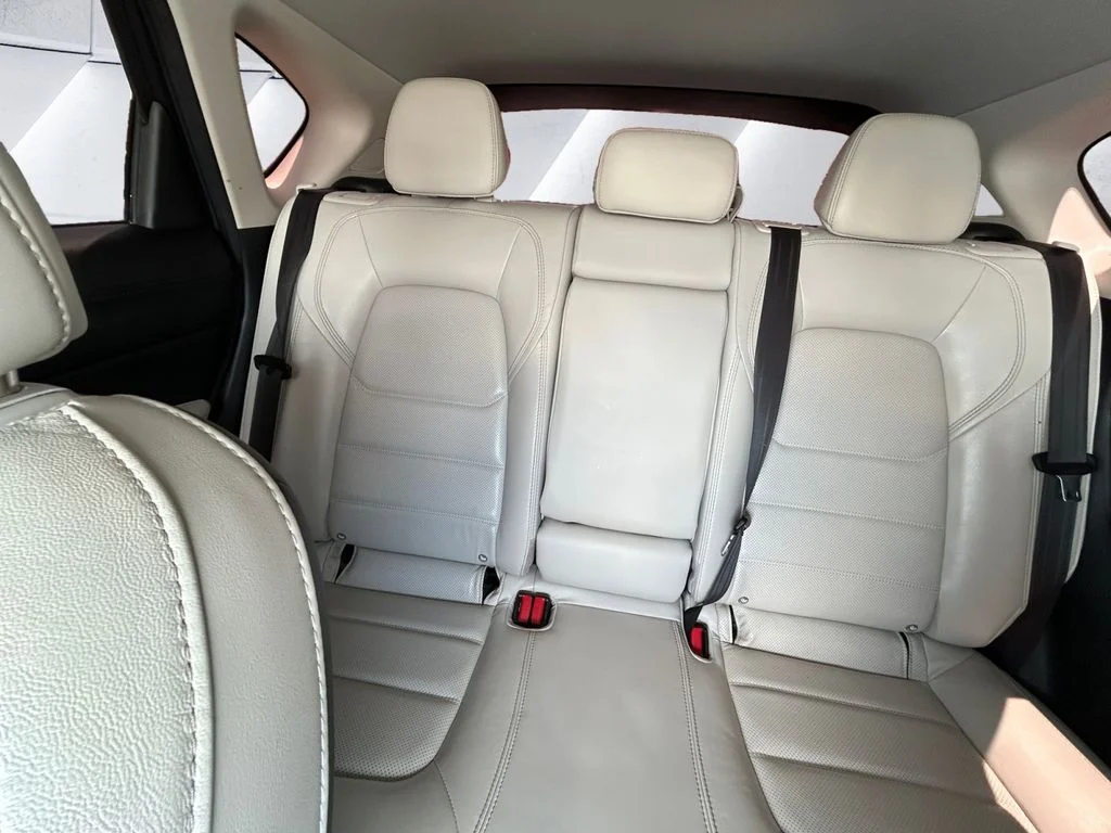 Used 2021 White Mazda Grand Touring image 18