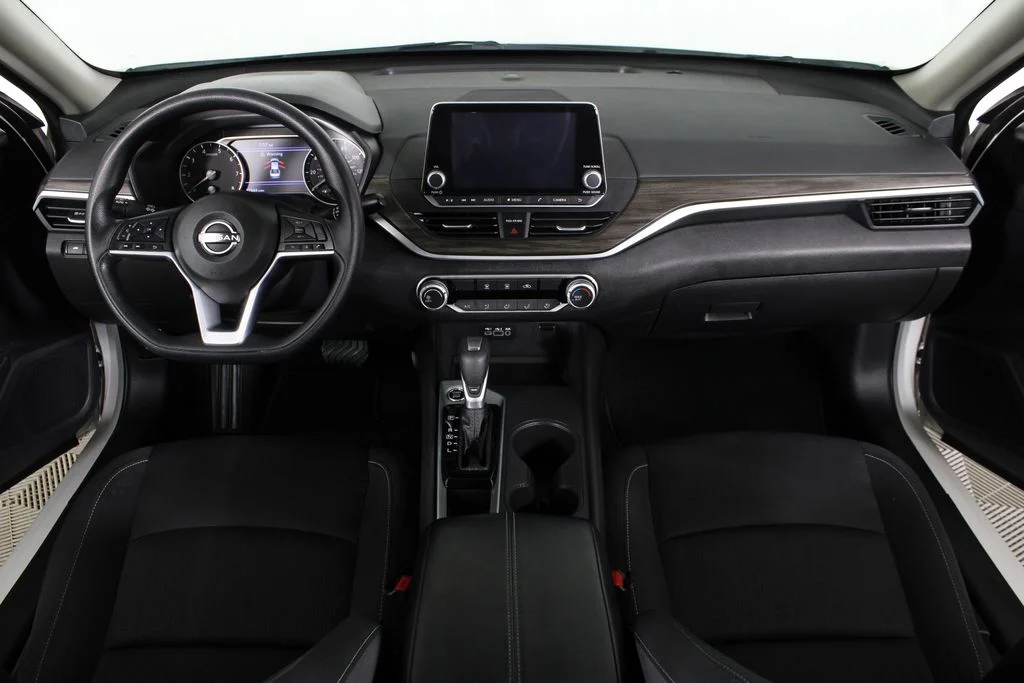 2025 Nissan Altima SV - Photo 23