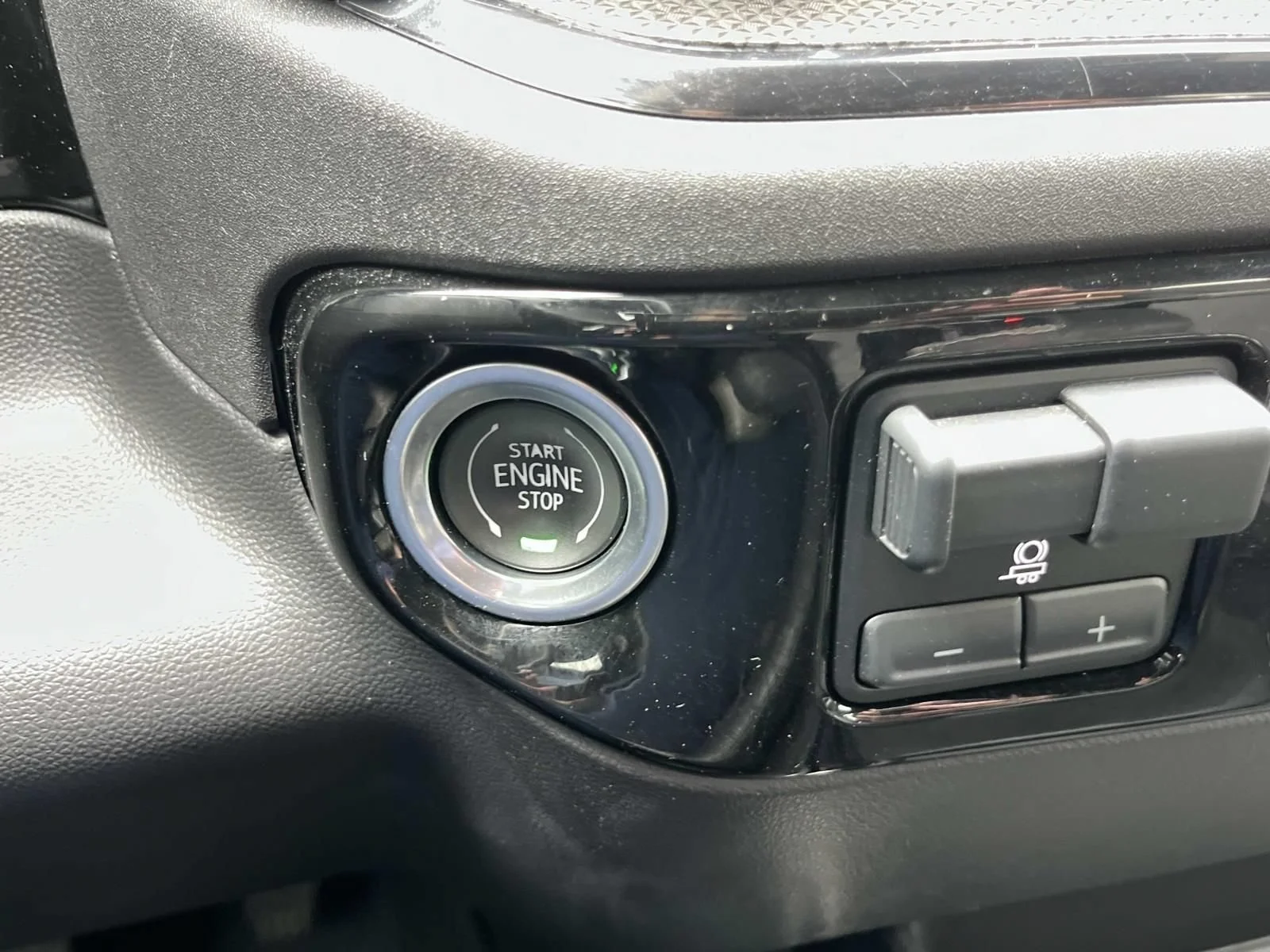 Used 2023 SUMMIT WHITE Chevrolet ZR2 image 39