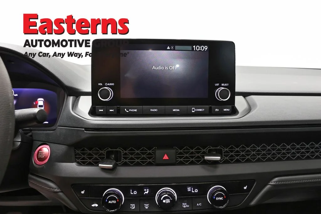 Used 2025 Black Honda SE image 12