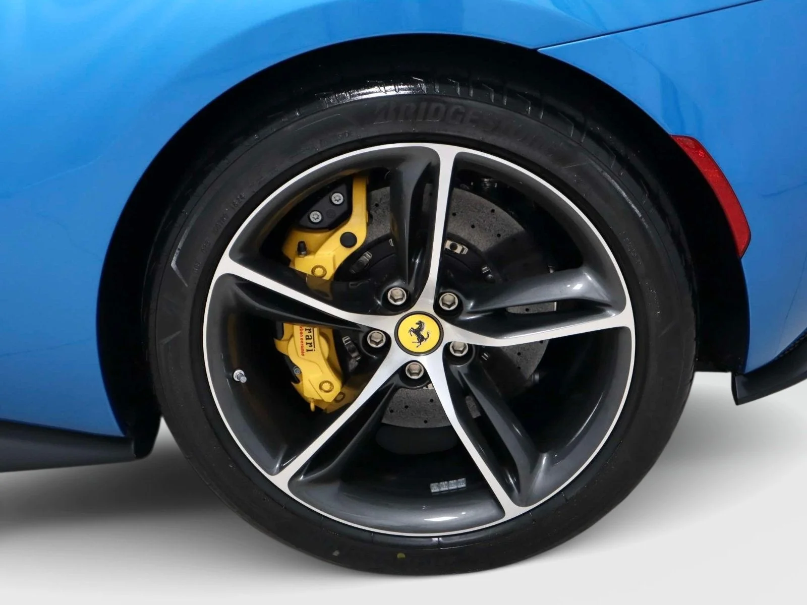 Certified Used 2024 Blu Corsa Ferrari  image 9