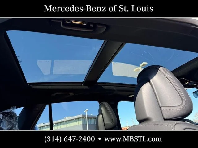 New 2026 Polar White Mercedes-Benz GLC 300 image 8