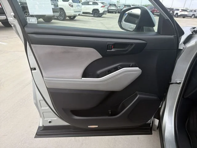 Used 2021 Silver Toyota LE image 9