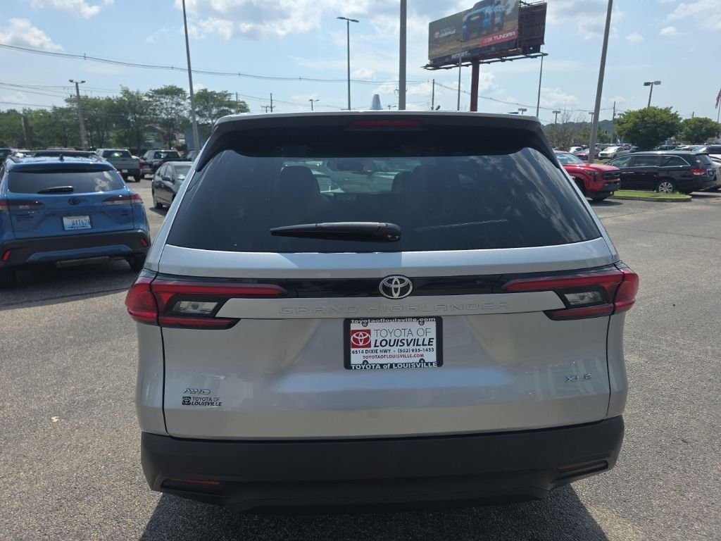 Used 2025 Silver Toyota XLE image 6