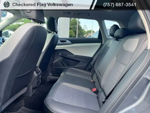 Used 2025 Platinum Gray Metallic Volkswagen 1.5T SE image 26