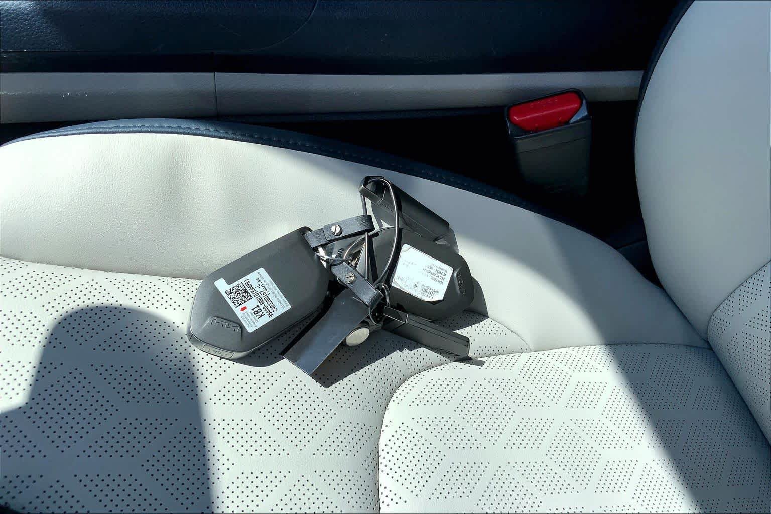 Used 2025 Ceramic Silver Kia EX image 14