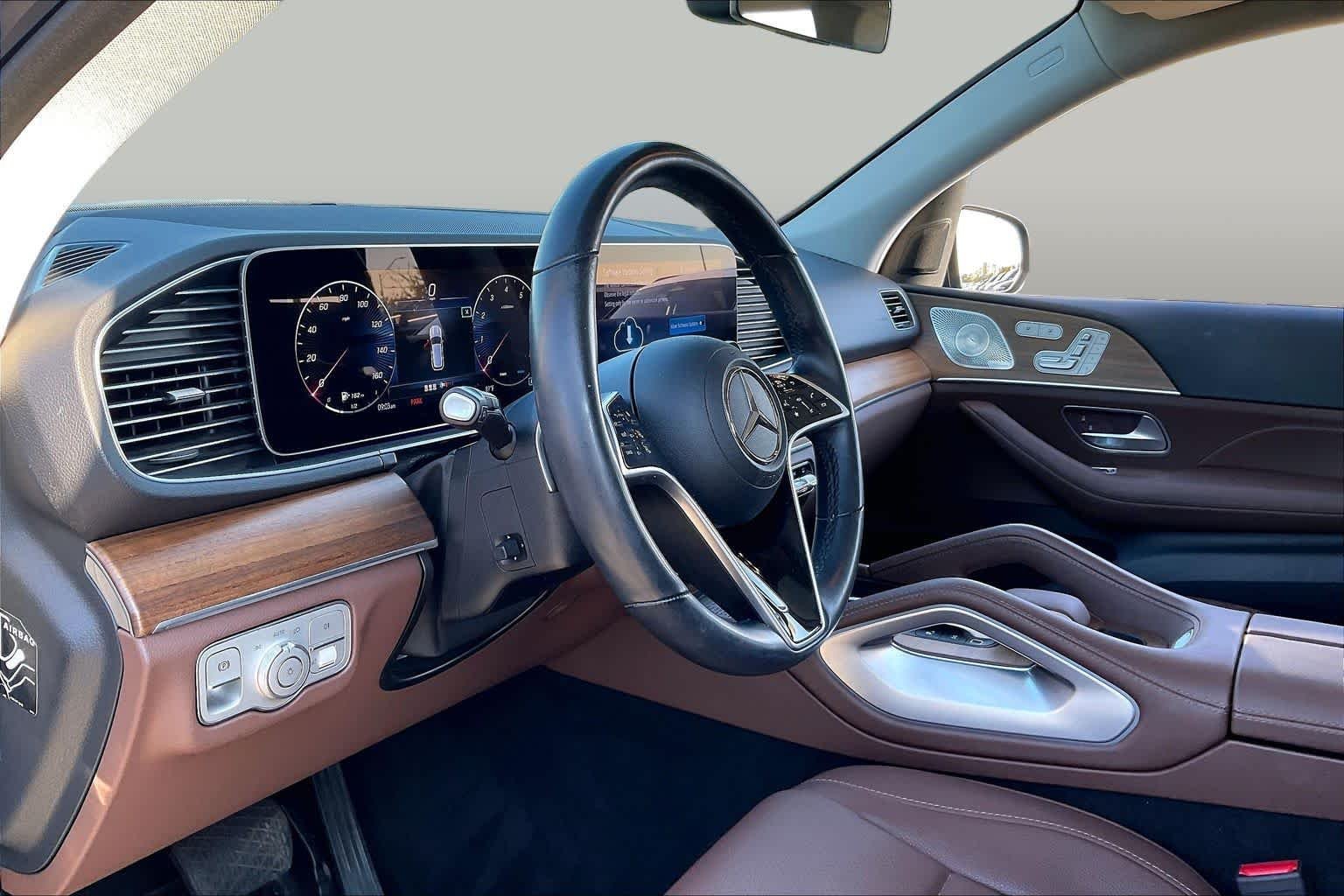 Used 2025 Twilight Blue Metallic Mercedes-Benz GLE 350 image 18
