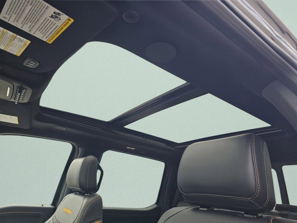 New 2026 Carbonized Gray Metallic Ford Tremor image 8