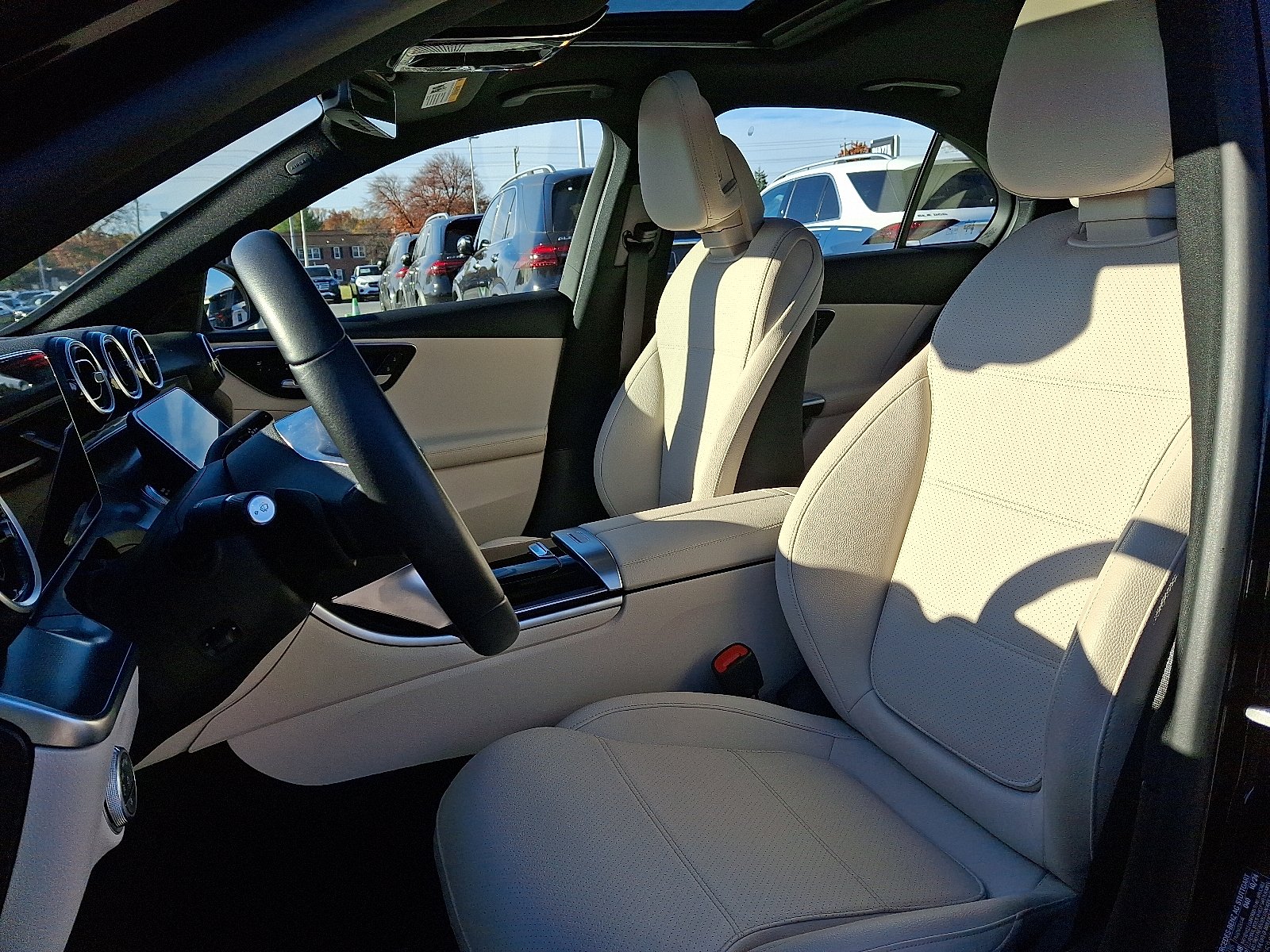 2025 Mercedes-Benz C-Class Sedan C 300 - Photo 13