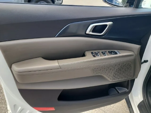 Certified Used 2025 White Kia LXS image 16