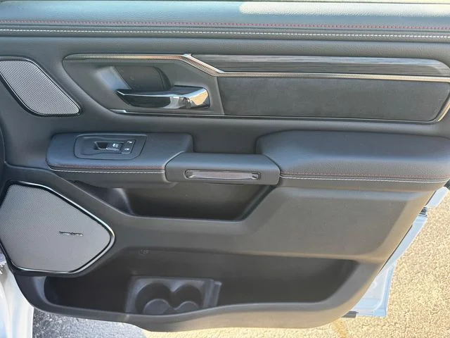 New 2026 Bright White Clear-Coat Exterior Paint RAM LARAMIE image 13