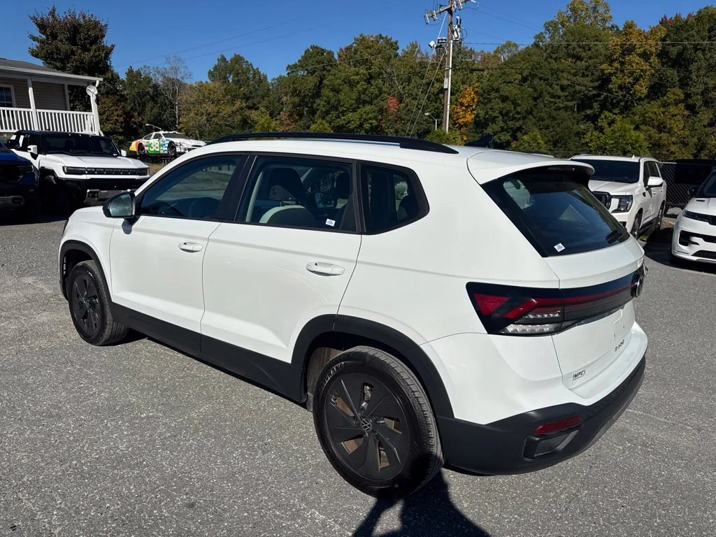 Used 2025 White Volkswagen 1.5T S image 3