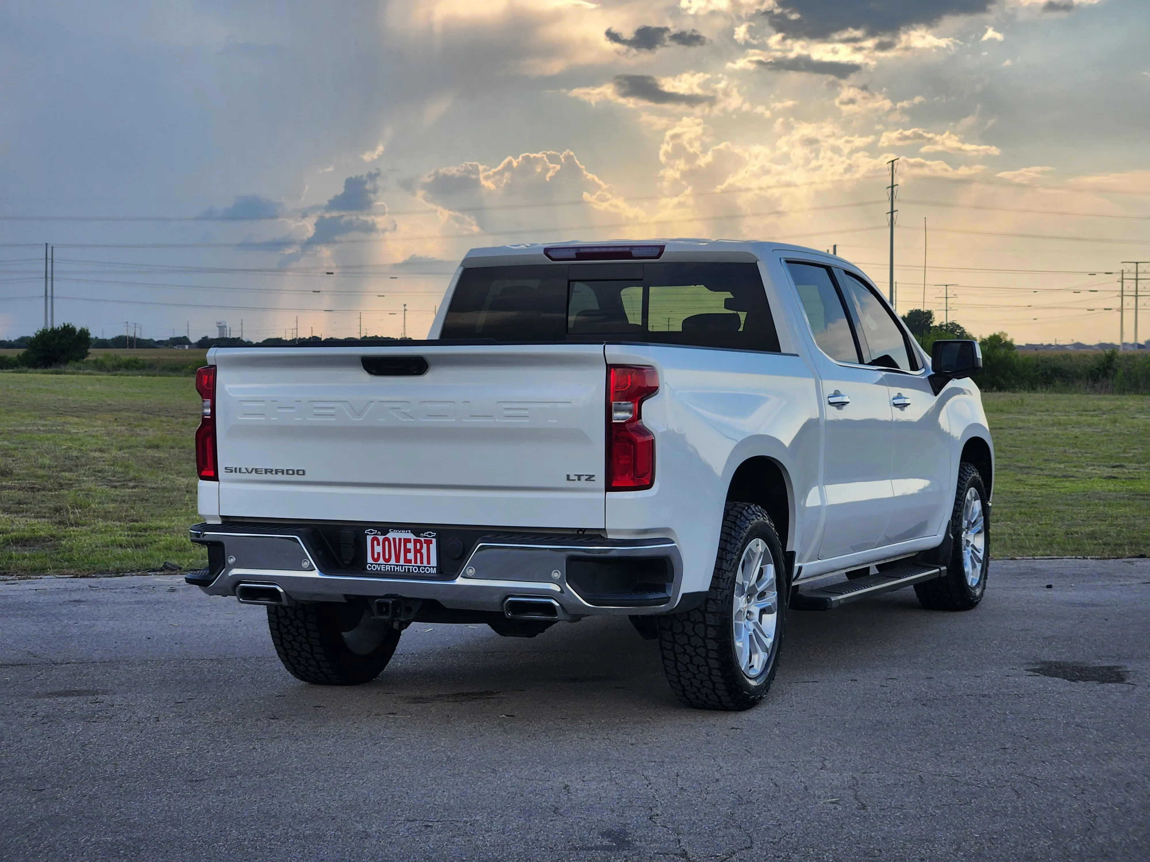 Used 2023 Summit White Chevrolet LTZ image 7