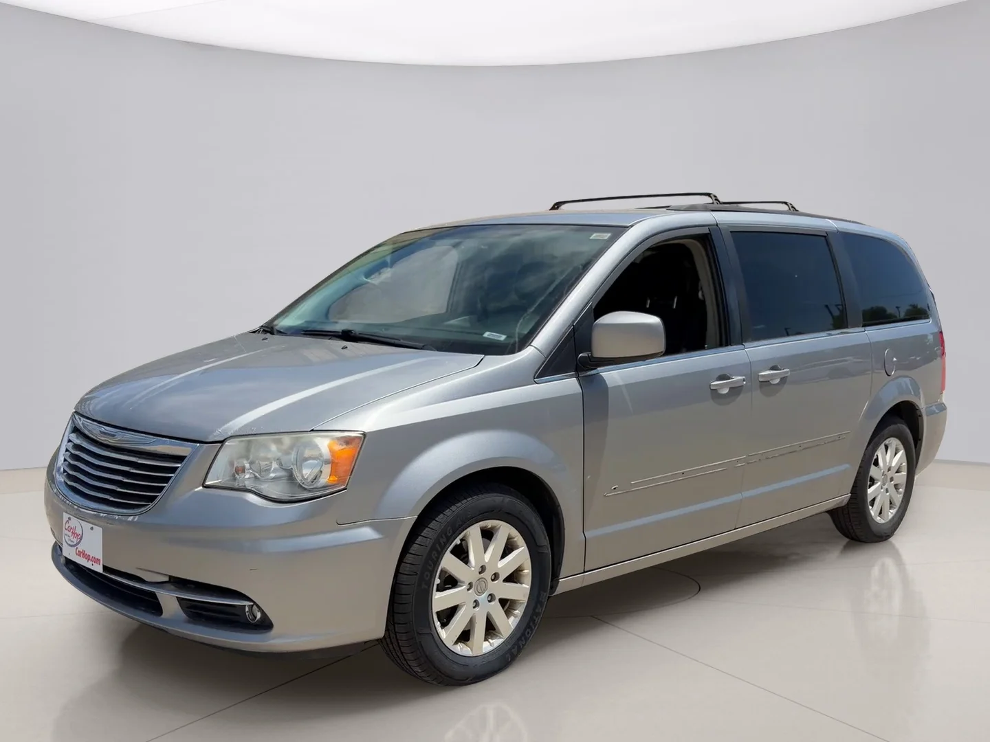2015 Chrysler Town & Country Touring's photo