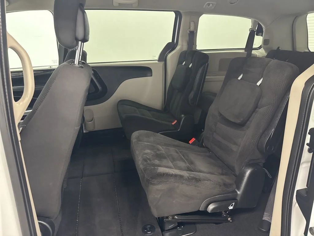 Used 2020 White Dodge SE image 19
