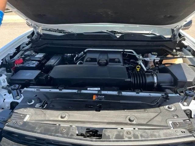 Certified Used 2025 Summit White Chevrolet ZR2 image 33