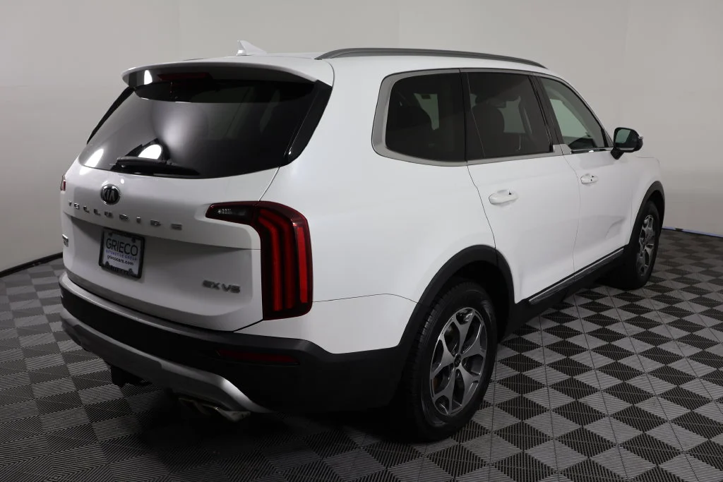 Used 2020 Snow White Pearl Kia EX image 8