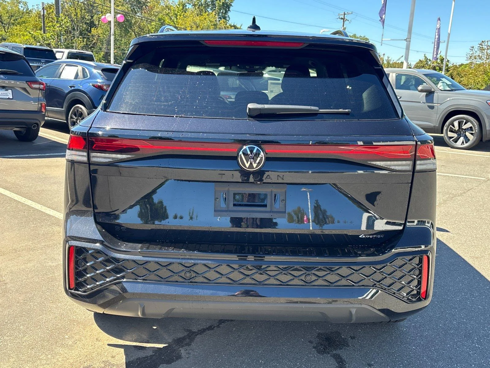 New 2026 Deep Black Pearl Volkswagen SE R-Line Black image 4