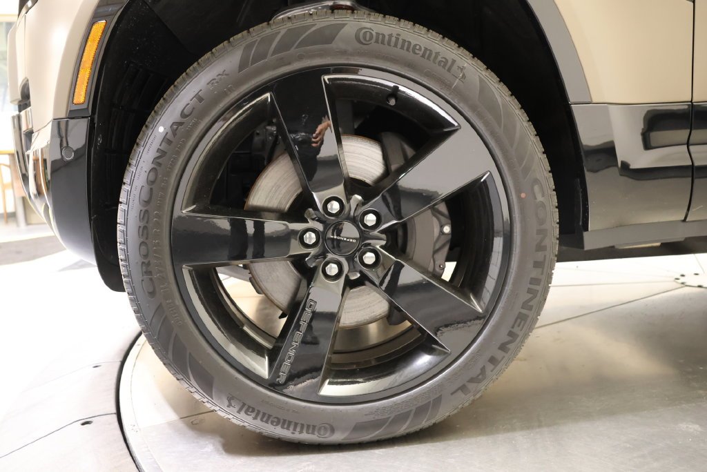New 2026 Gondwana Stone Metallic Land Rover X-Dynamic SE image 9
