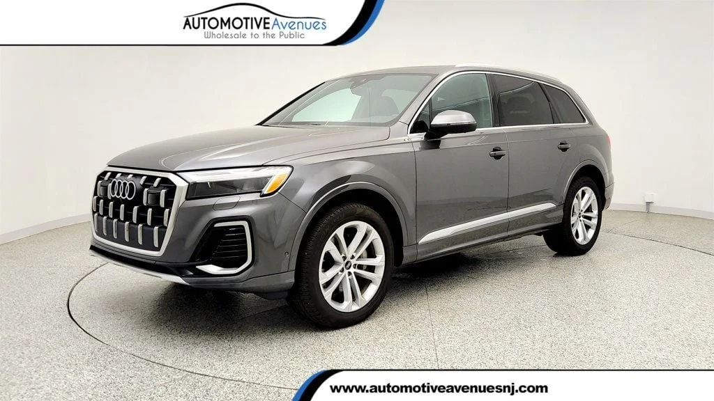 2025 Audi Q7 55 Premium Plus quattro Tiptronic's photo