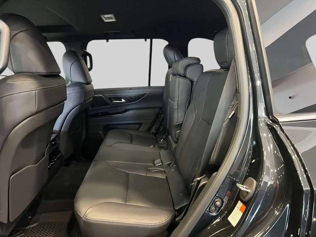 2026 Lexus LX 700h Luxury - Photo 10
