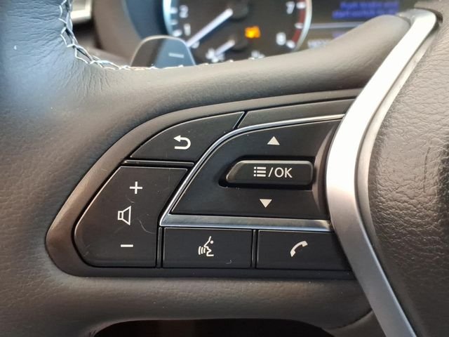 Used 2023 White INFINITI SPORT image 12