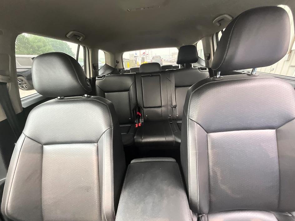 Used 2019 White Volkswagen 2.0T SE image 34