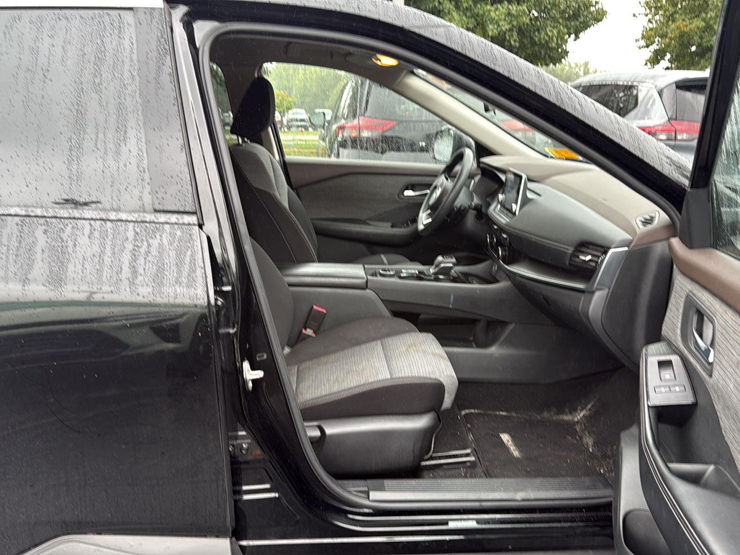 Used 2021 Super Black Nissan SV image 21