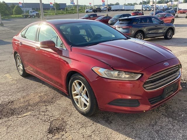 Used 2014 Red Ford SE image 9