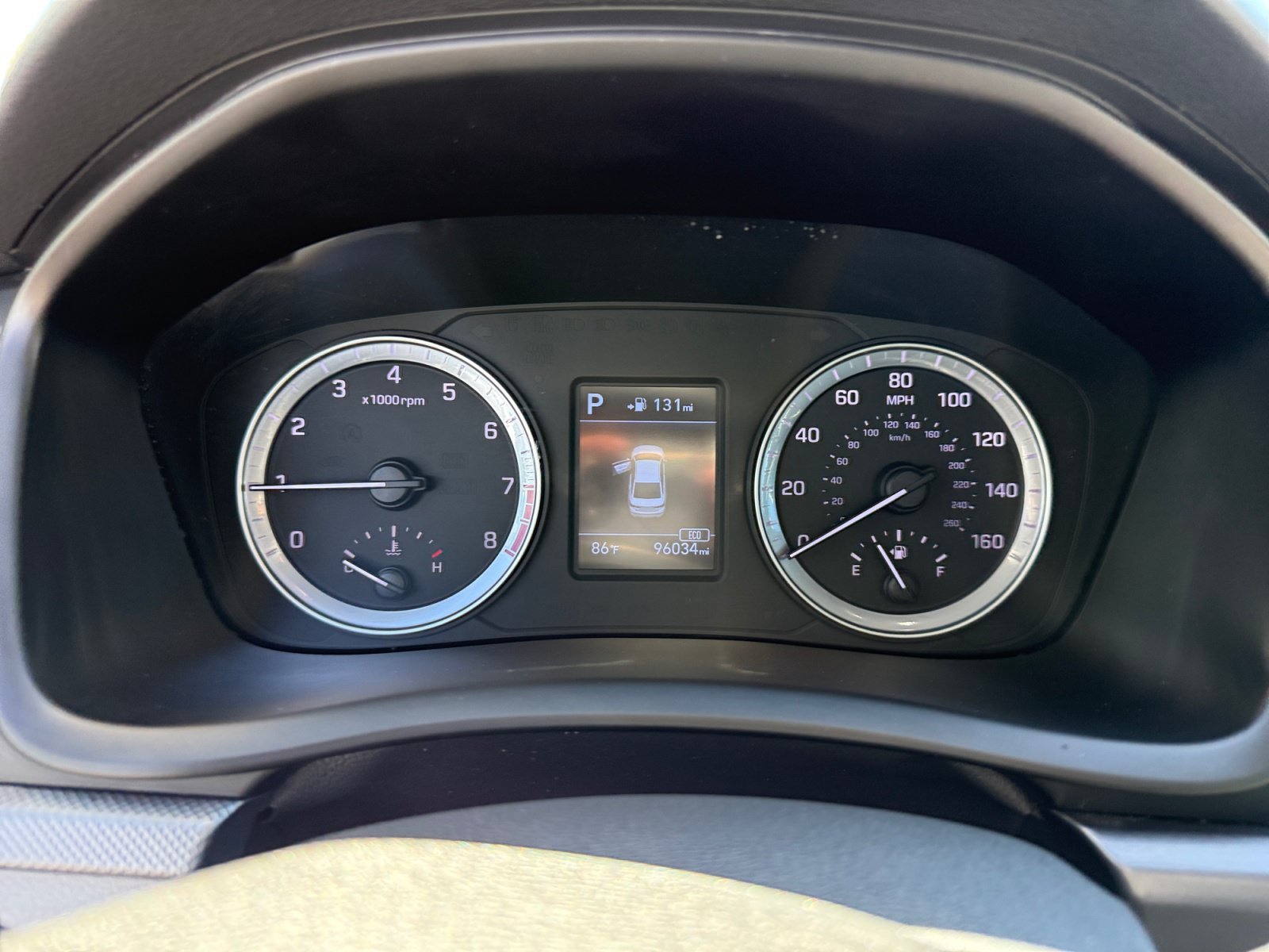 Used 2018 Electric Blue Hyundai SE image 11
