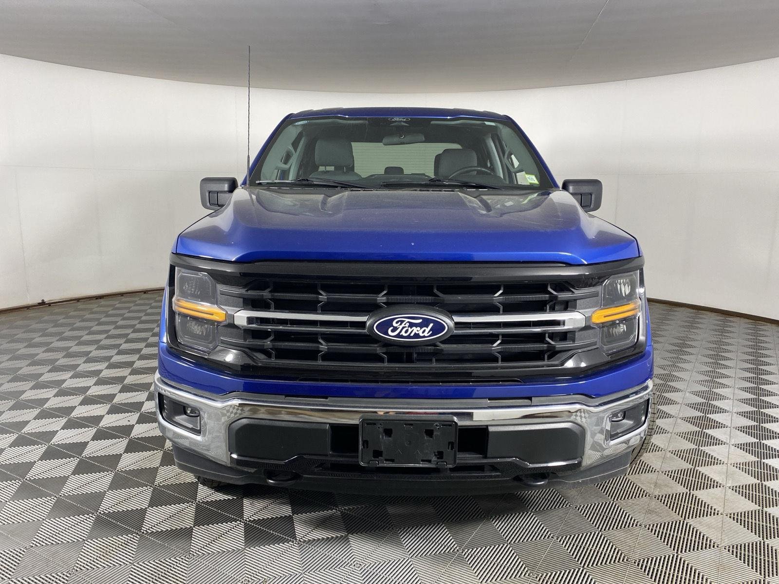 Used 2025 Atlas Blue Ford XLT image 2