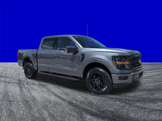 New 2026 Carbonized Gray Metallic Ford XLT image 2