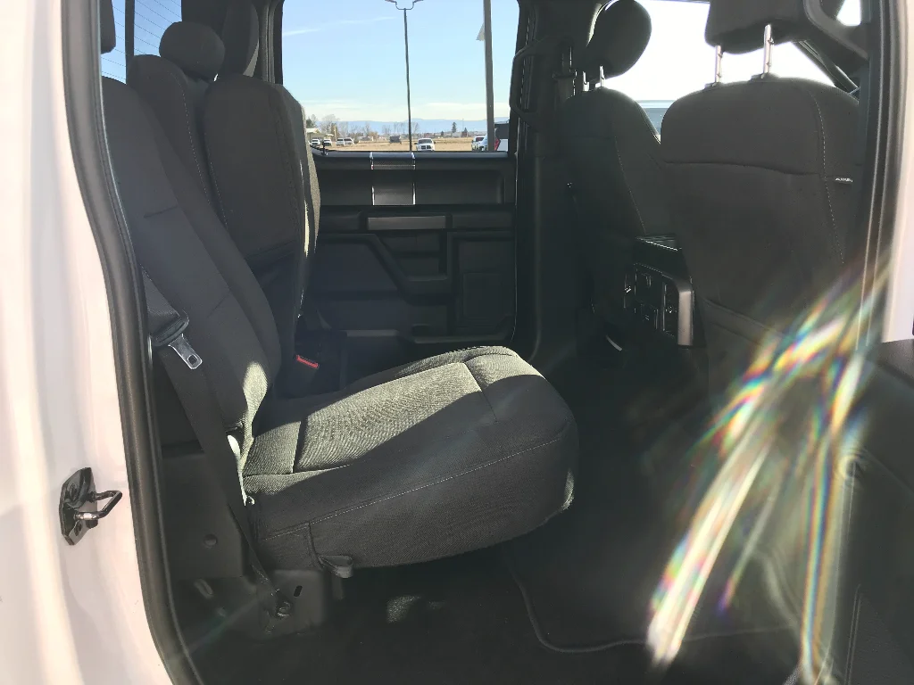 Used 2019 Oxford White Ford XLT image 21