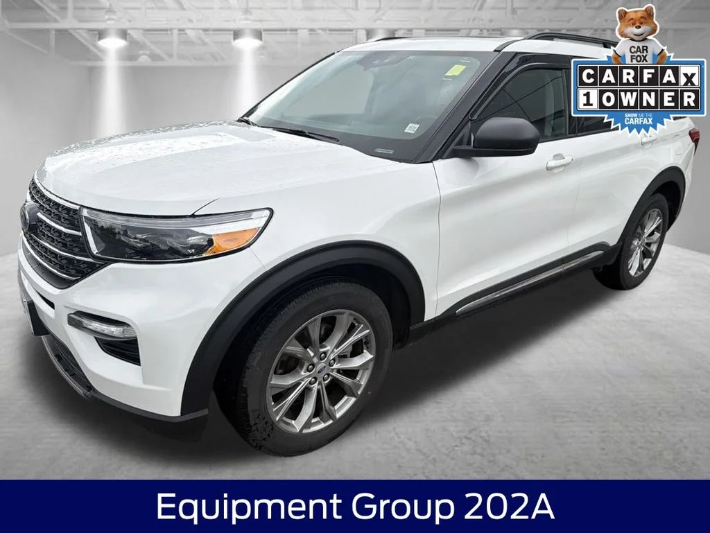 Certified Used 2023 White Metallic Ford XLT image 3
