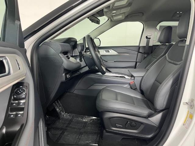 New 2026 Star White Metallic Tri-Coat Ford Active image 10