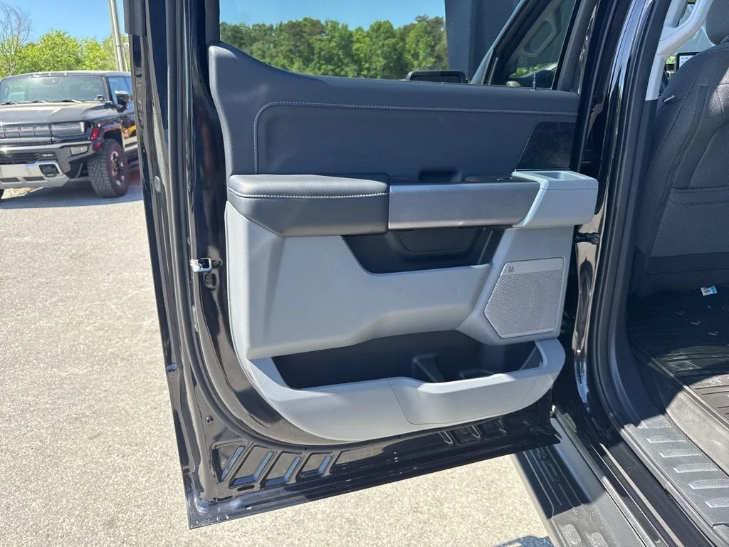 Used 2024 Black Ford Flash image 27