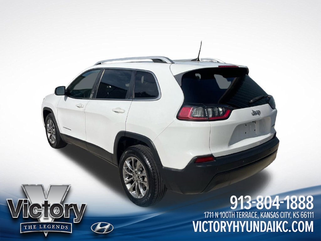 Used 2019 White Jeep Latitude Plus image 3